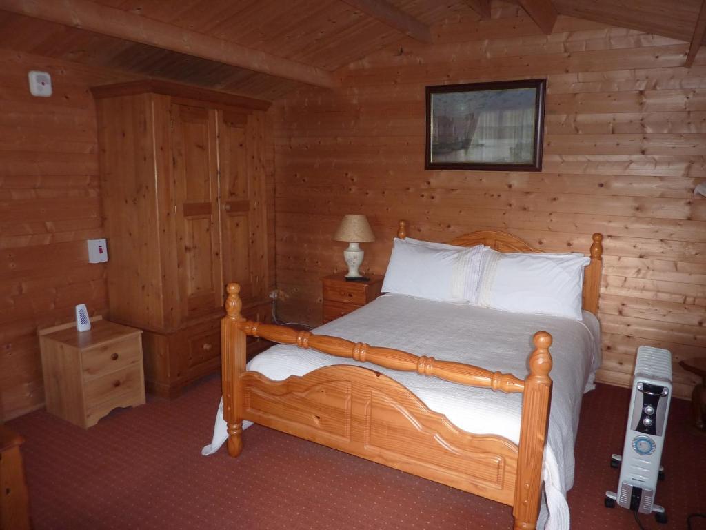 Rolandscroft Guest House พอนทีแฟรกต์ ภายนอก รูปภาพ